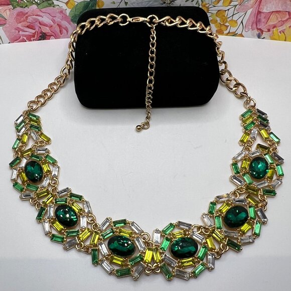 Green Glass Stone Collar Necklace - Picture 3 of 6